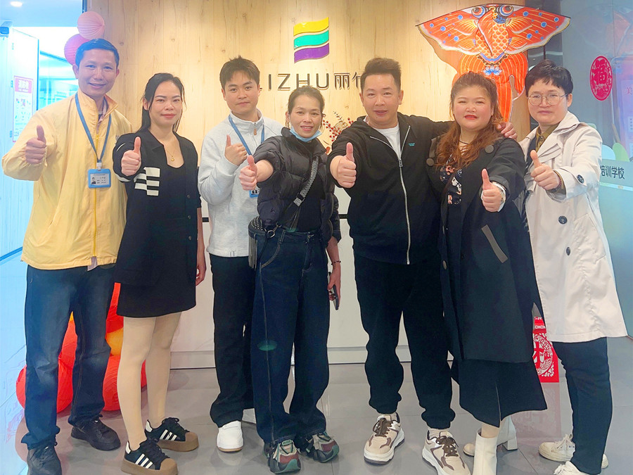 從左到右：李煥玲，盧素豐，方冬瑩，梁麗麗.jpg